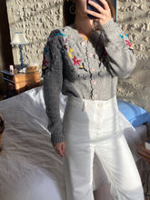 Charger l&#39;image dans la galerie, Vintage light grey cardigan
