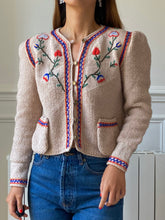 Charger l&#39;image dans la galerie, PRE-ORDER Hand knitted folk cardigan
