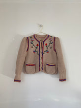 Charger l&#39;image dans la galerie, PRE-ORDER Hand knitted folk cardigan
