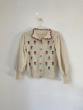 Charger l&#39;image dans la galerie, PRE-ORDER Hand knitted white cardigan
