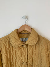 Charger l&#39;image dans la galerie, Vintage quilted coat
