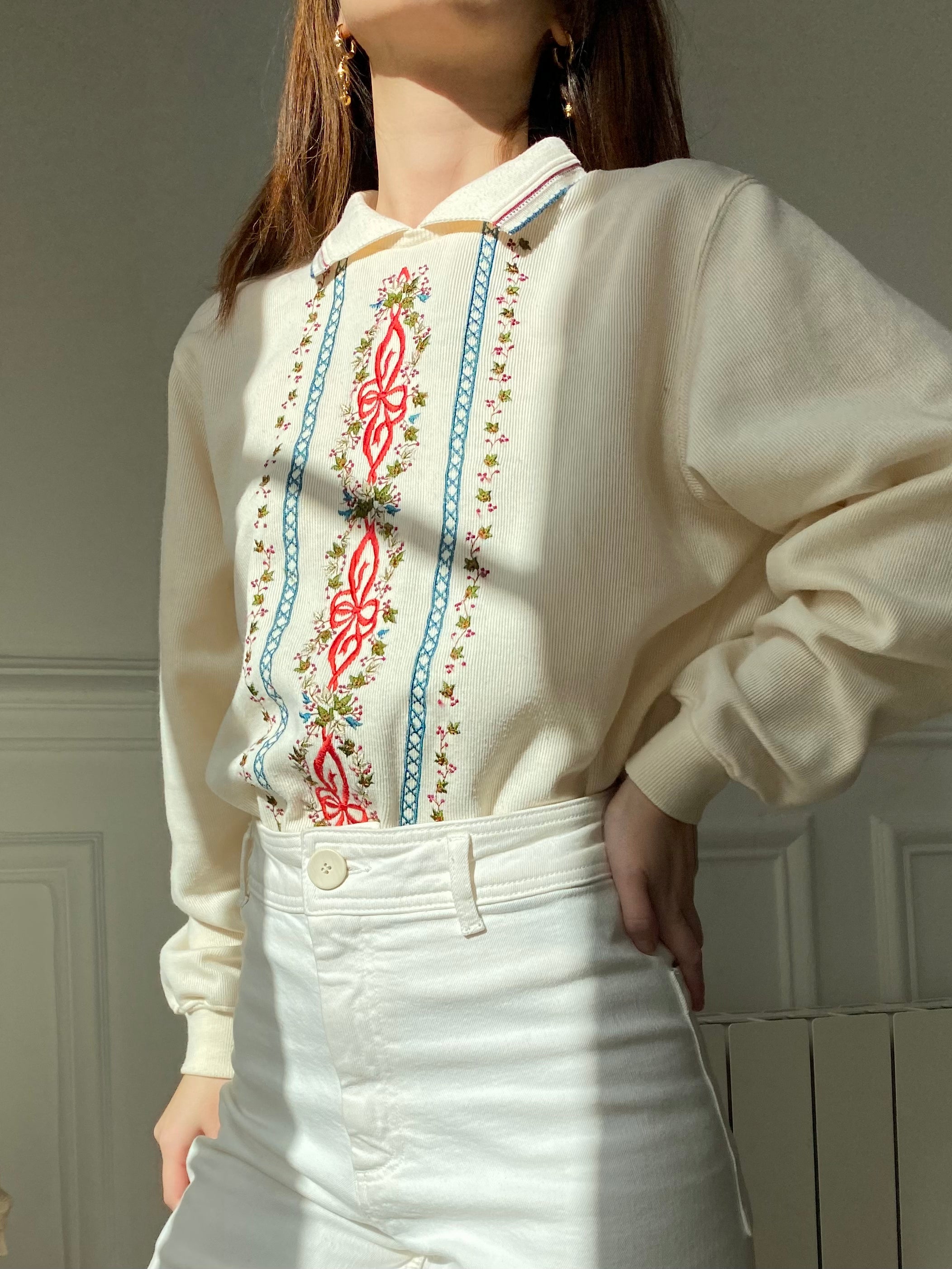 Vintage embroidery creamy sweater