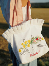 Charger l&#39;image dans la galerie, Handmade embroidery cat bag
